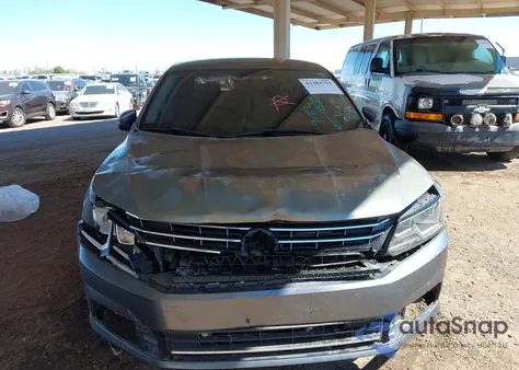 2017 Volkswagen Passat 1.8T S из США, поврежденный, VIN 1VWAT7A31HC053536